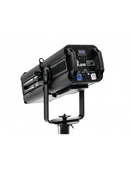 EUROLITE LED PFE-250 3000K Profile Spot