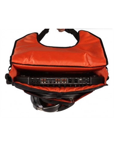 GATOR Messenger bag for DJ style Midi controller